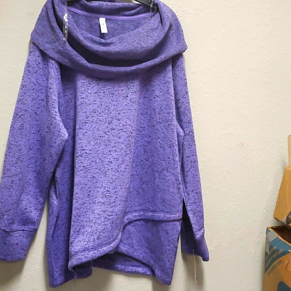 Woman blouse - Picture 1 of 3